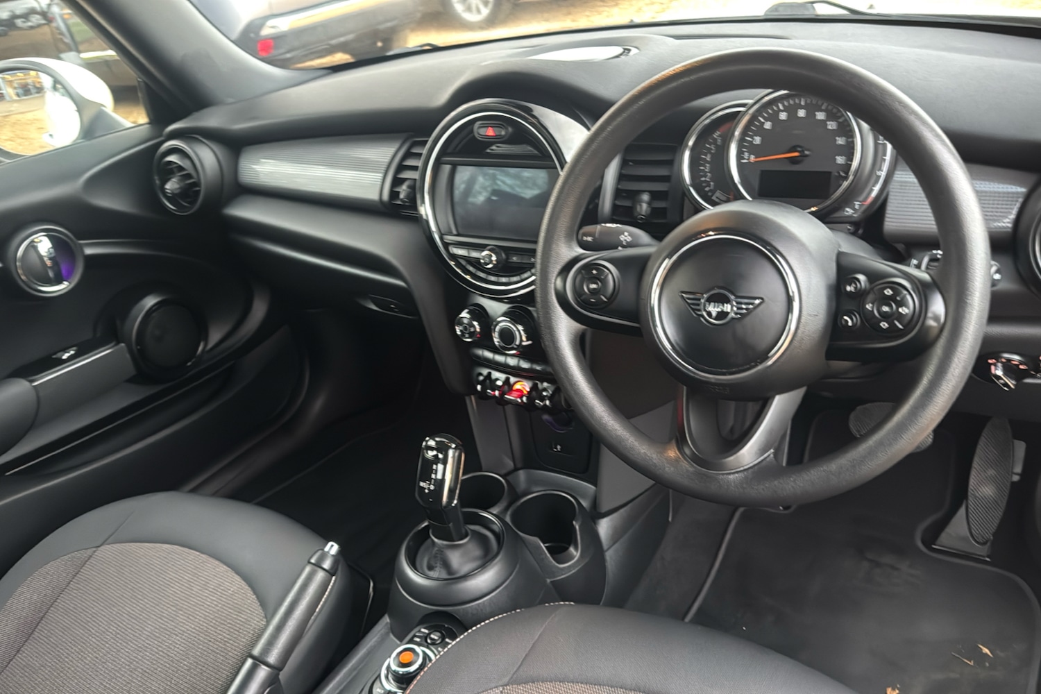 Used MINI Convertible 2019 for sale - 76875917: Photo 10