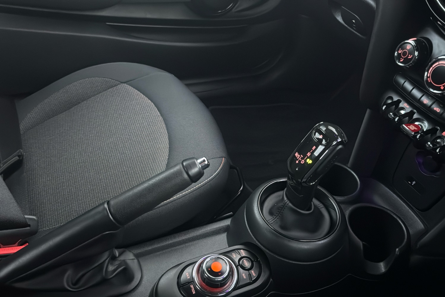 Used MINI Convertible 2019 for sale - 76875917: Photo 38