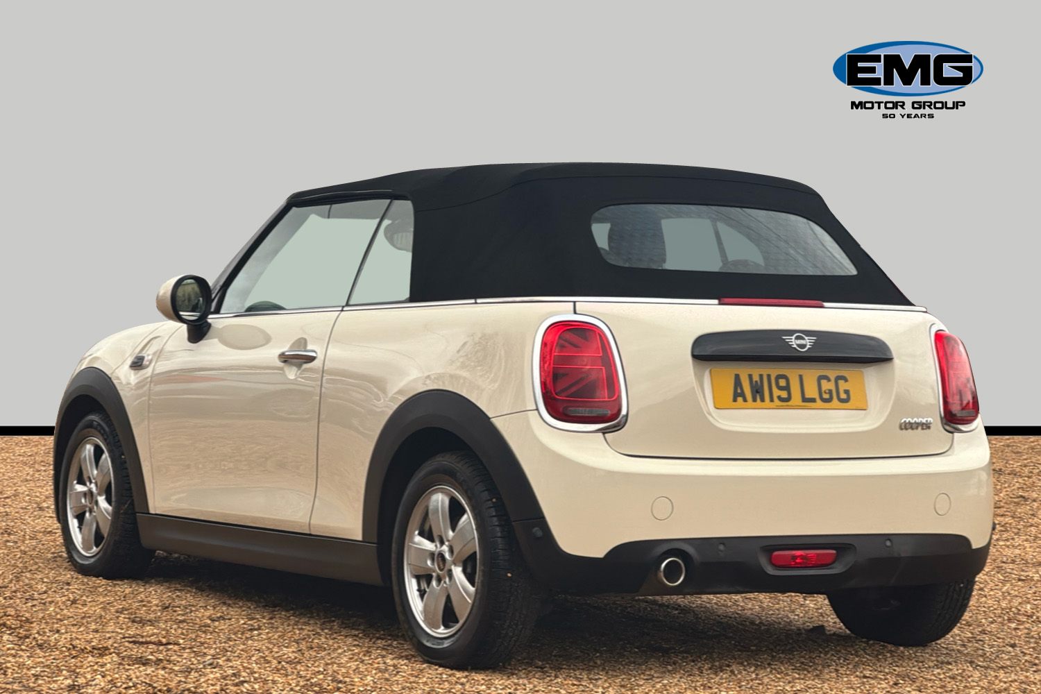 Used MINI Convertible 2019 for sale - 76875917: Photo 5