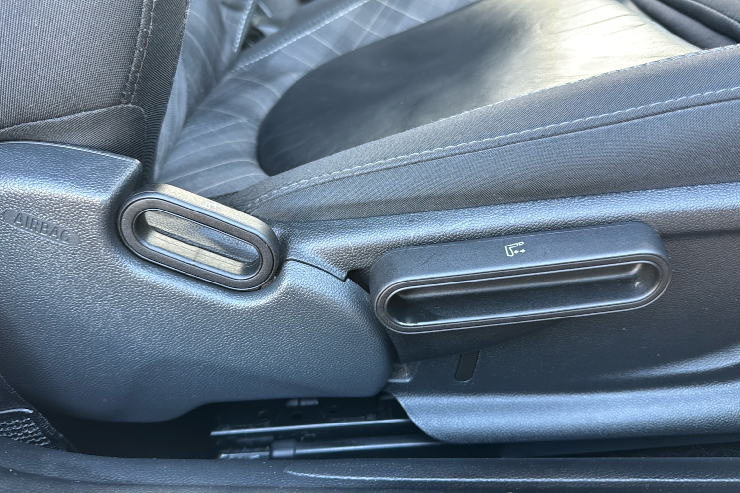 Used MINI Convertible 2018 for sale - 76576350: Photo 33