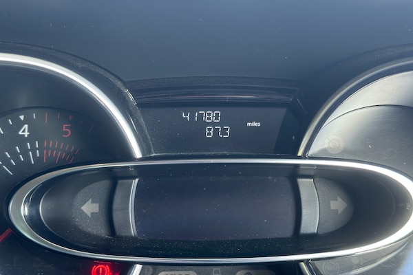 Used Renault Clio 2018 for sale - 76141337: Photo 15
