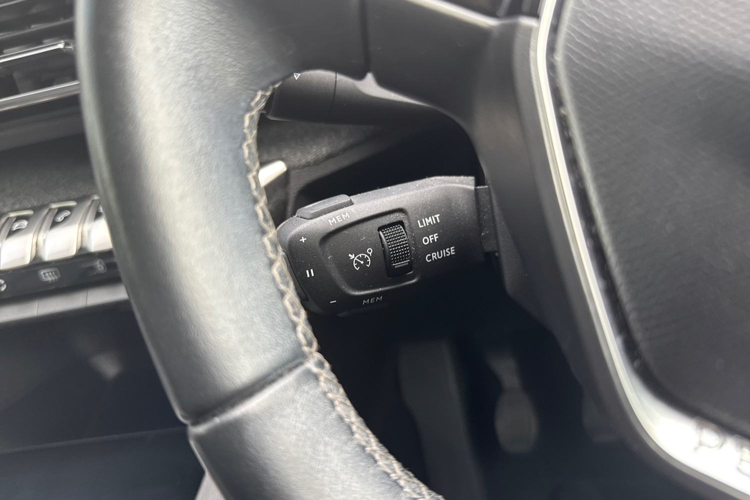 Used Peugeot 5008 2021 for sale - 76611037: Photo 39