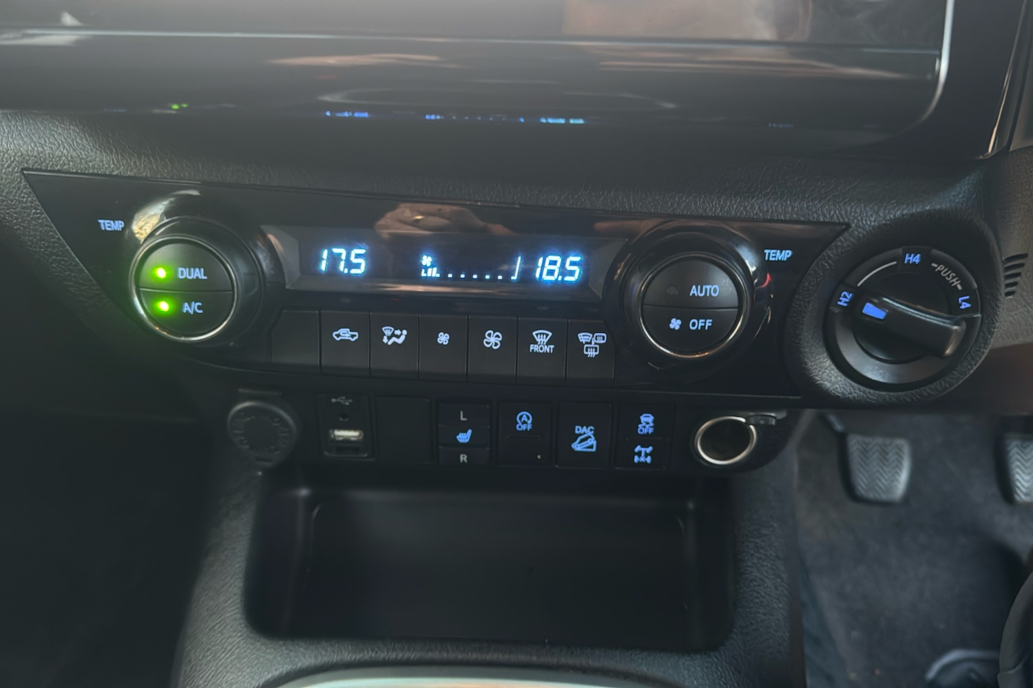 Used Toyota Hilux 2022 for sale - 76328987: Photo 16