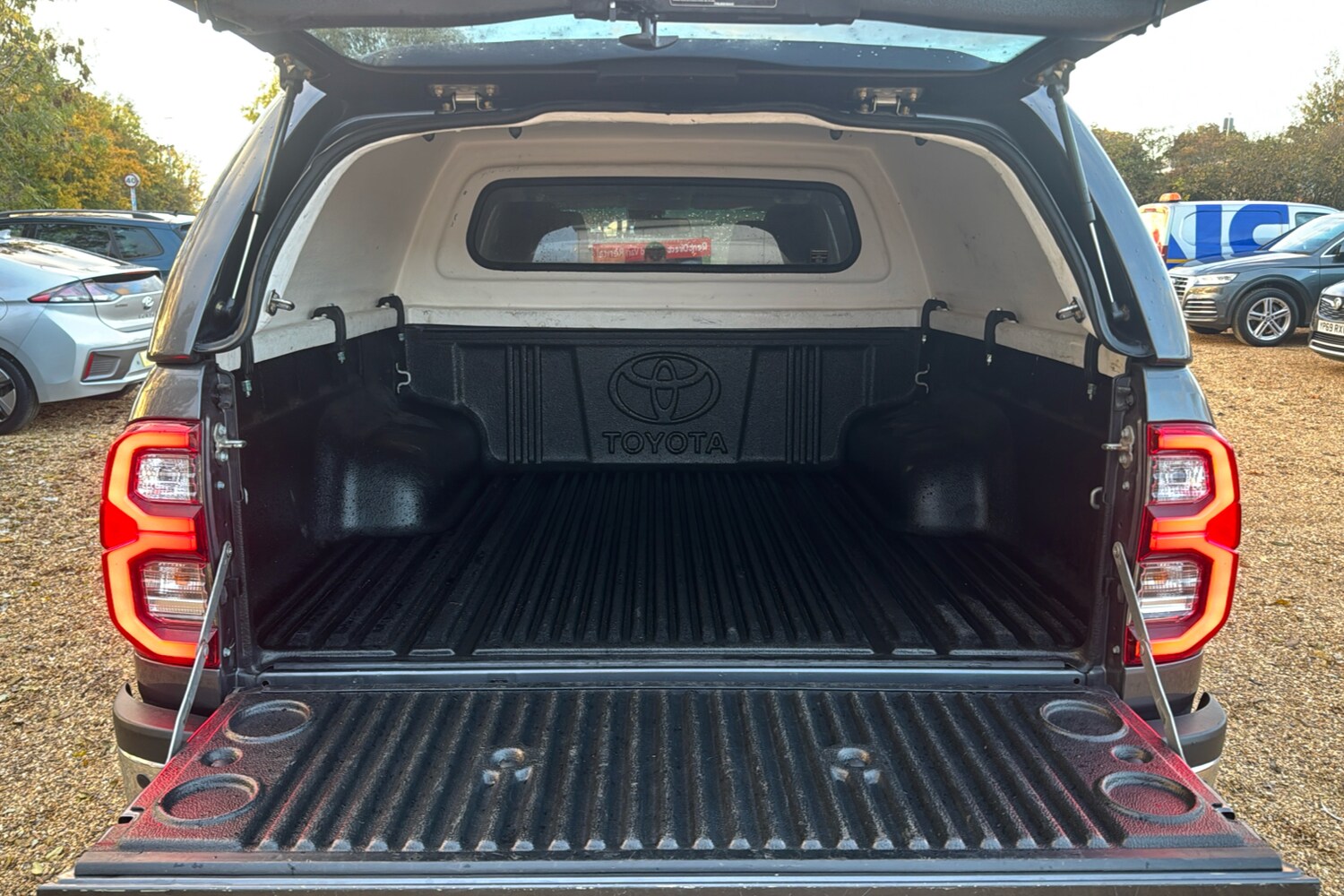 Used Toyota Hilux 2022 for sale - 76328987: Photo 19