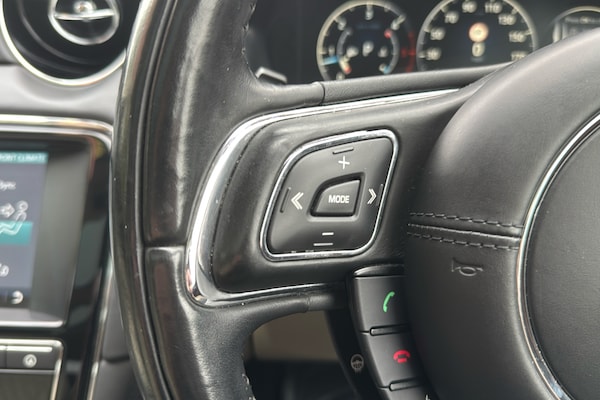 Used Jaguar XJ 2016 for sale - 76193717: Photo 17