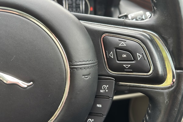 Used Jaguar XJ 2016 for sale - 76193717: Photo 18