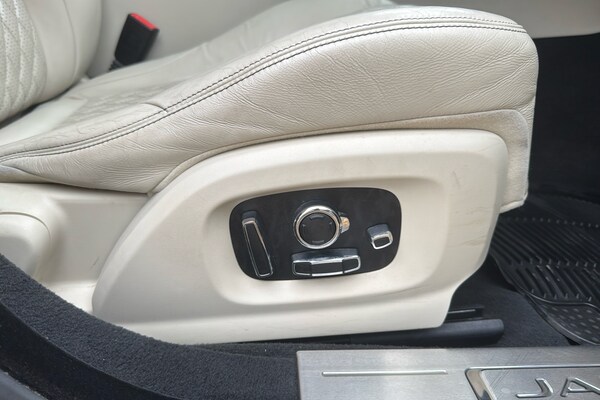Used Jaguar XJ 2016 for sale - 76193717: Photo 31