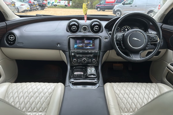 Used Jaguar XJ 2016 for sale - 76193717: Photo 9