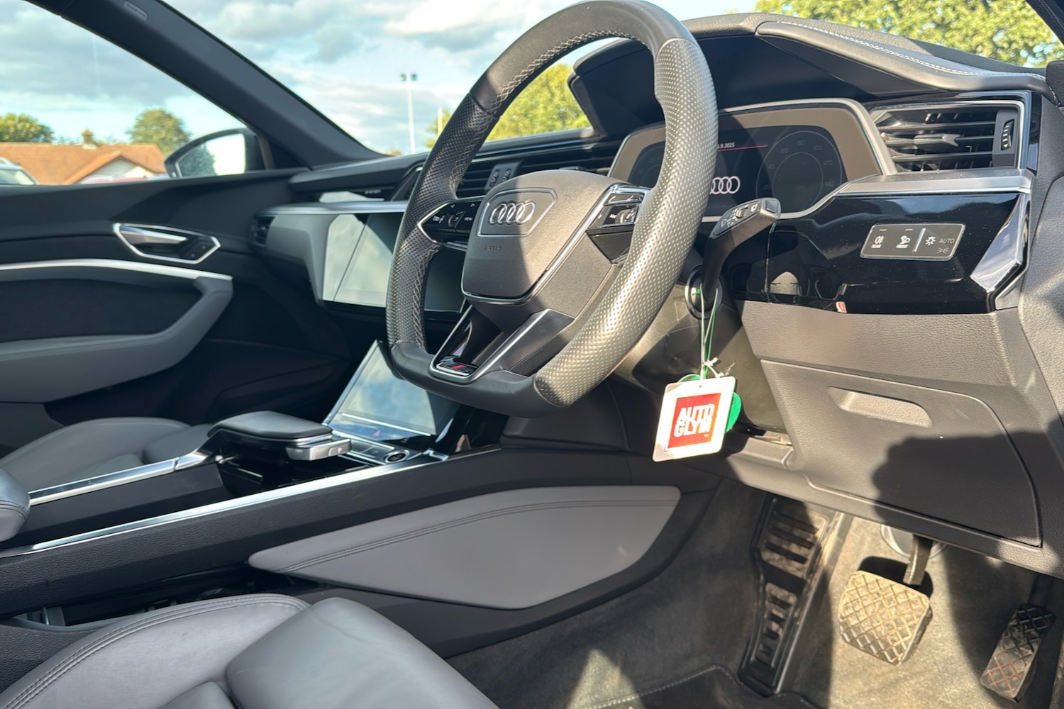 Used Audi e-tron 2021 for sale - 77308639: Photo 10