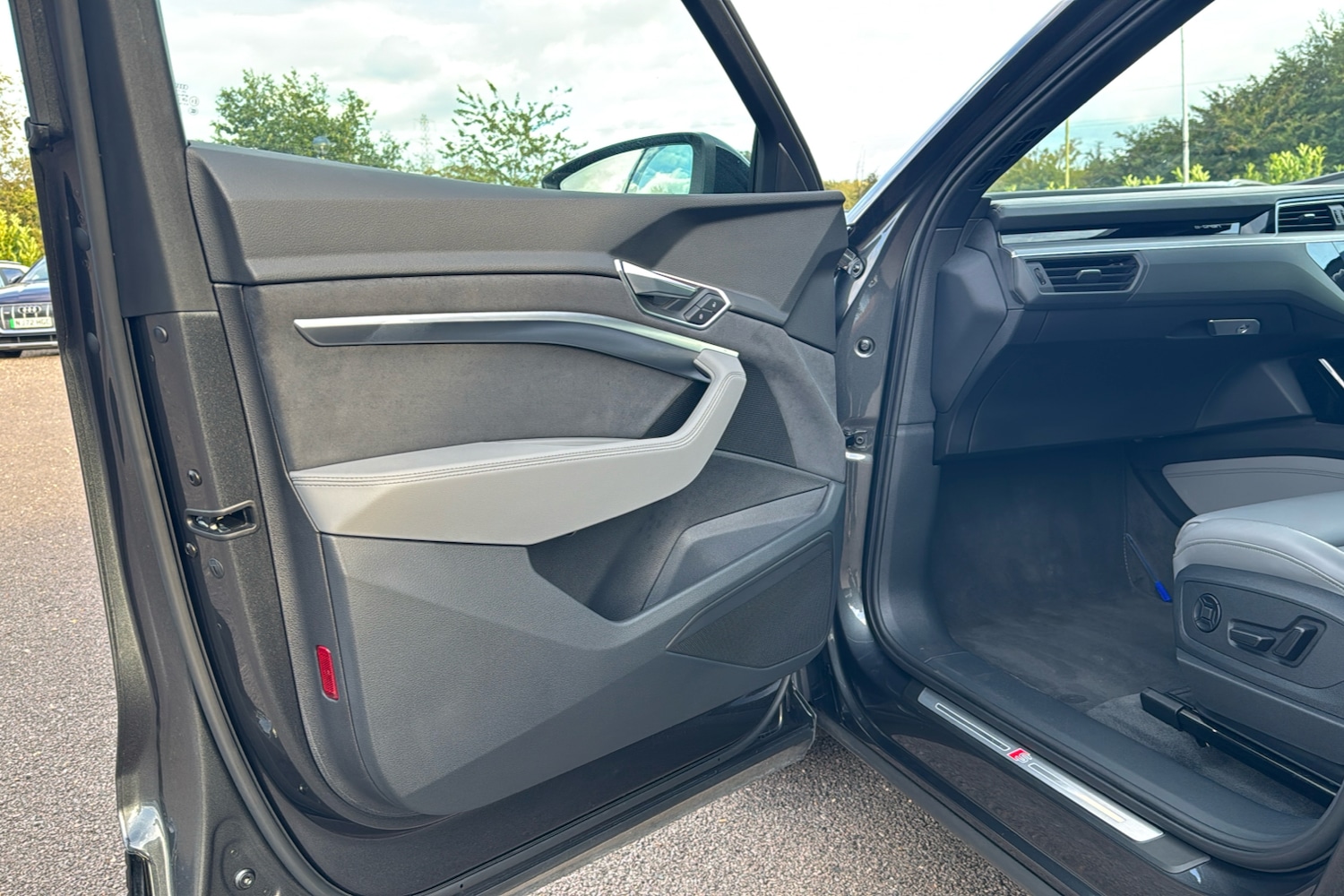 Used Audi e-tron 2021 for sale - 77308639: Photo 37