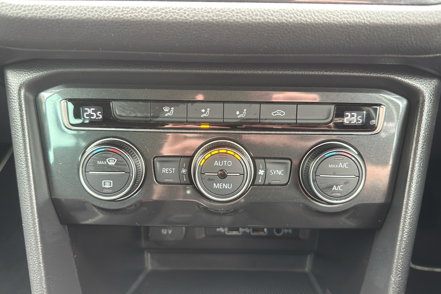 Used Volkswagen Tiguan 2018 for sale - 77022693: Photo 16