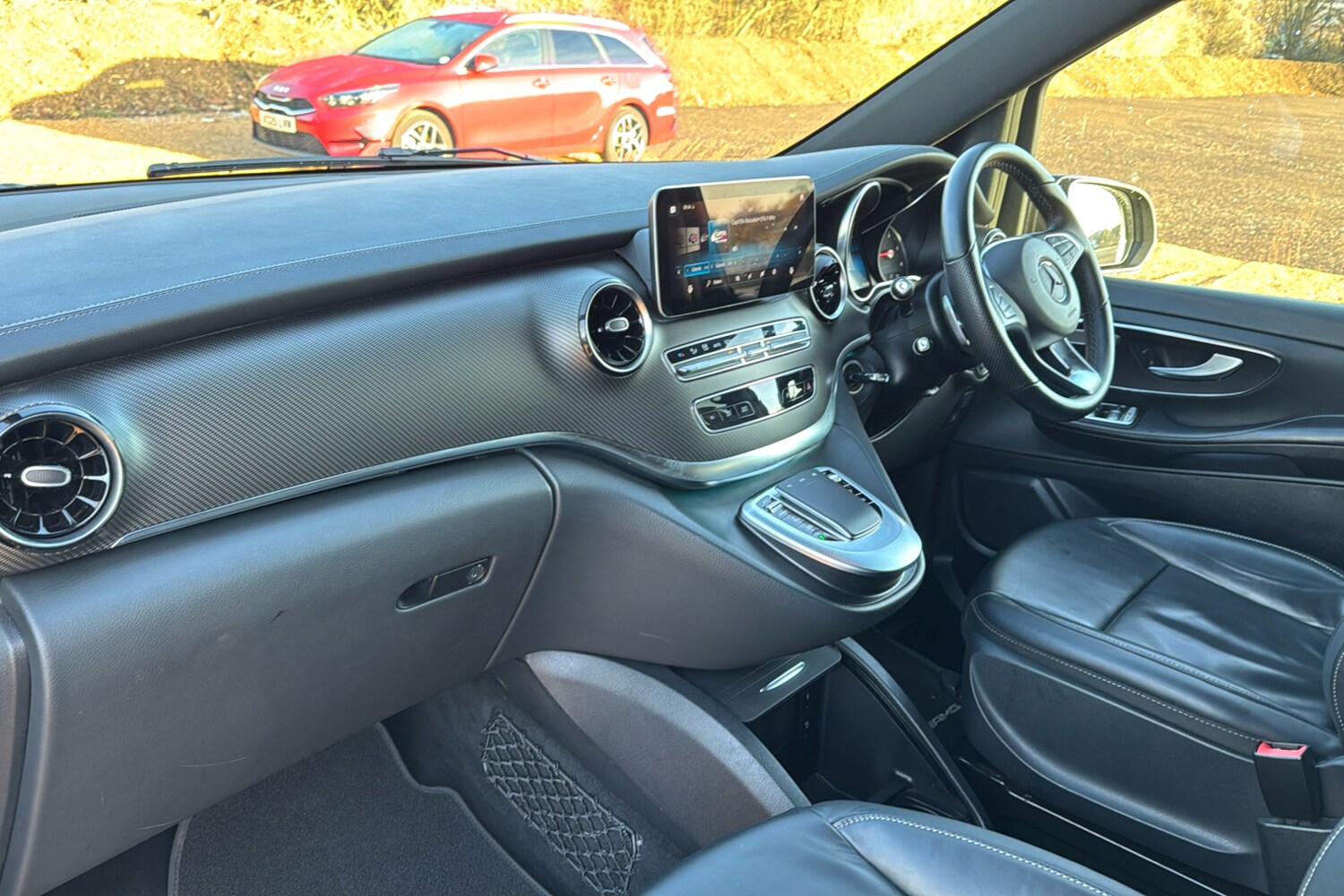 Used Mercedes-Benz V-Class 2023 for sale - 76955394: Photo 11