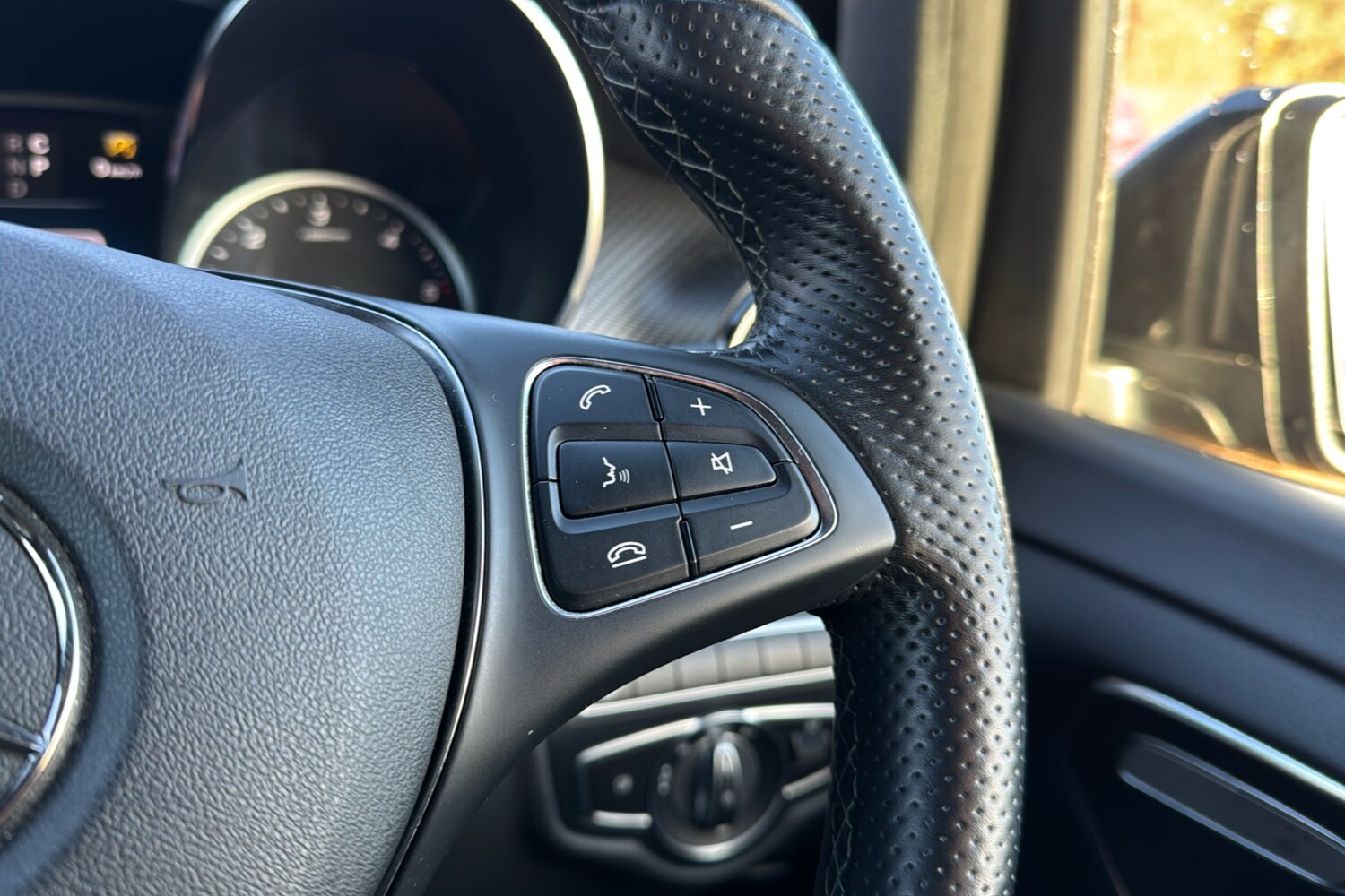 Used Mercedes-Benz V-Class 2023 for sale - 76955394: Photo 18