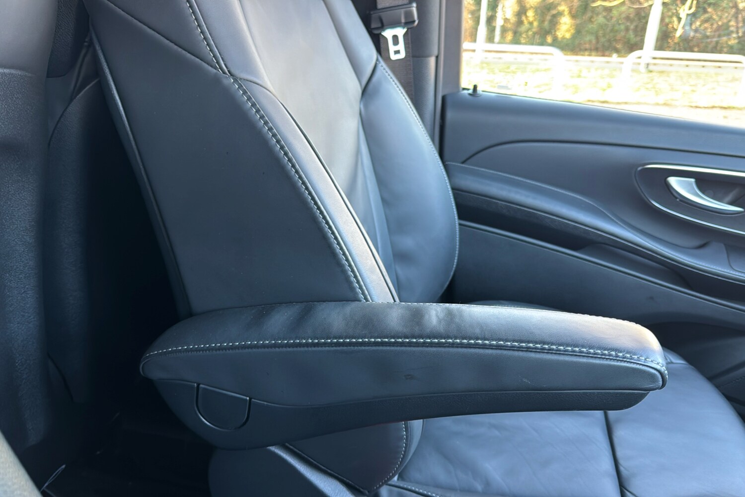 Used Mercedes-Benz V-Class 2023 for sale - 76955394: Photo 41