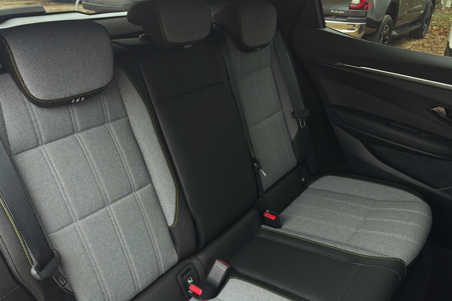 Used Renault Megane E Tech 2023 for sale - 76502827: Photo 12