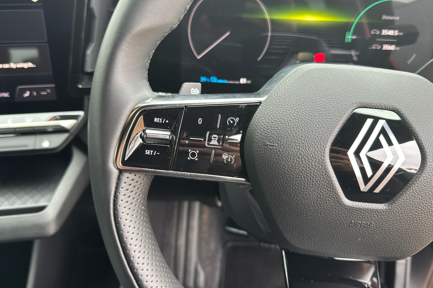 Used Renault Megane E Tech 2023 for sale - 76502827: Photo 17