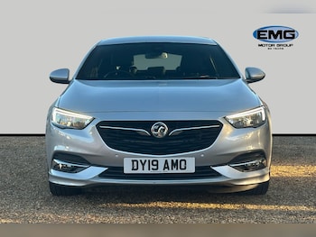 Used Vauxhall Insignia 2019 for sale - 76155984: Photo 2