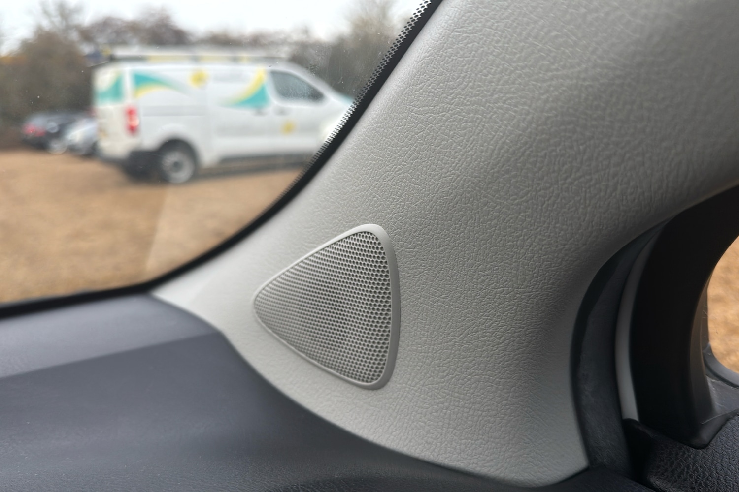 Used Toyota Yaris 2015 for sale - 76488296: Photo 31