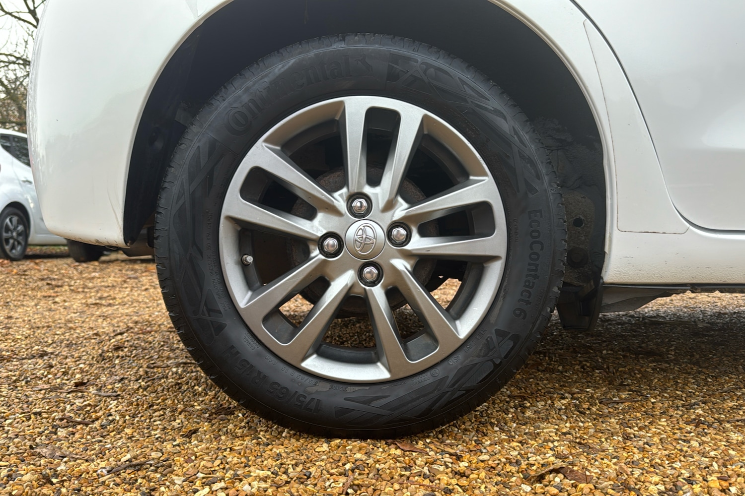 Used Toyota Yaris 2015 for sale - 76488296: Photo 8