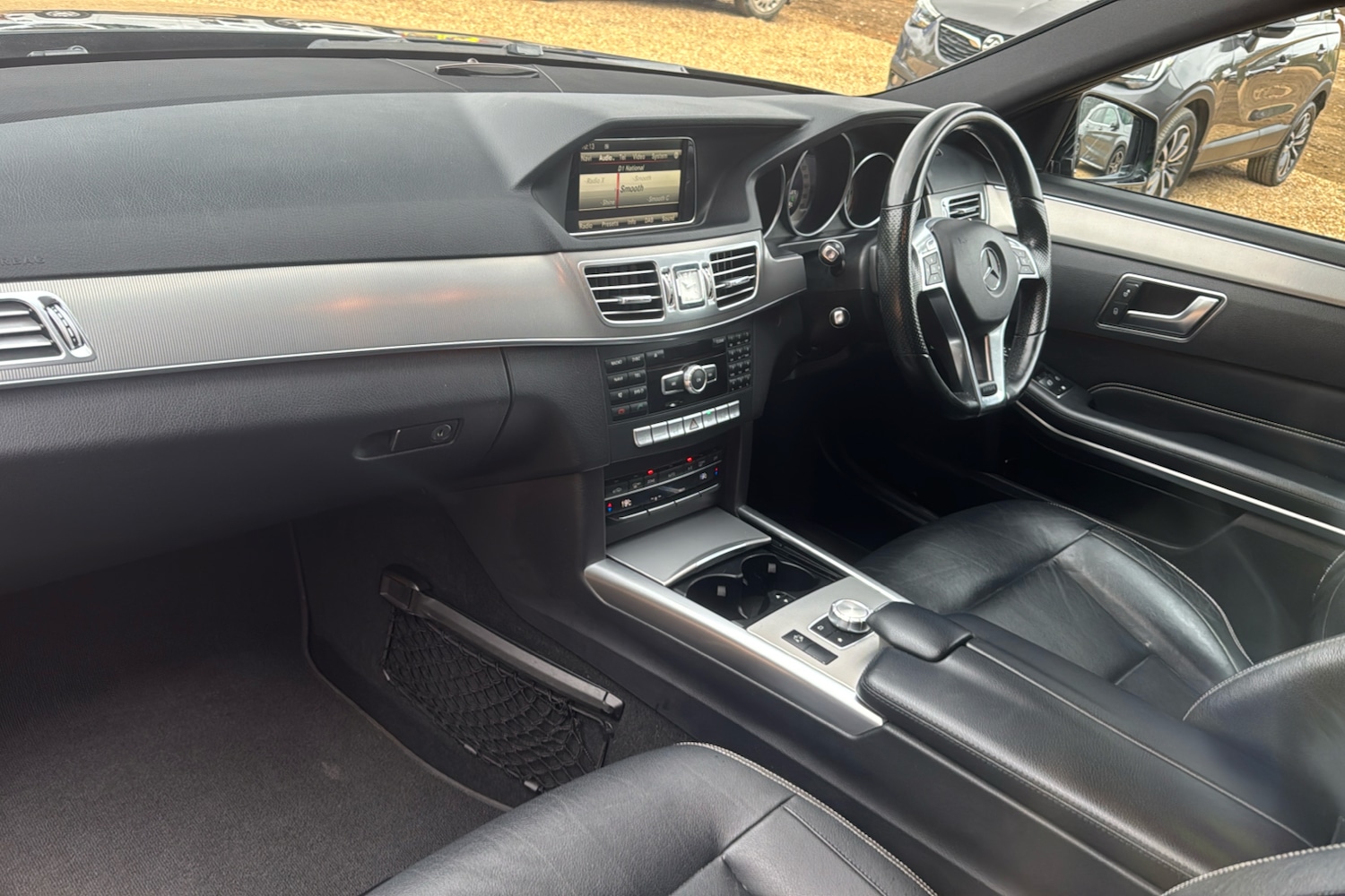 Used Mercedes-Benz E Class 2014 for sale - 76248914: Photo 11