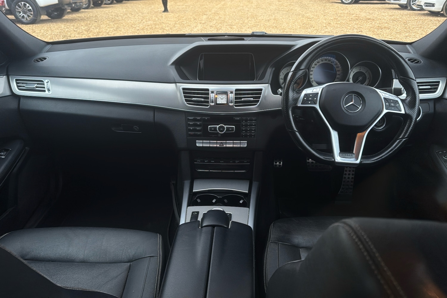 Used Mercedes-Benz E Class 2014 for sale - 76248914: Photo 9