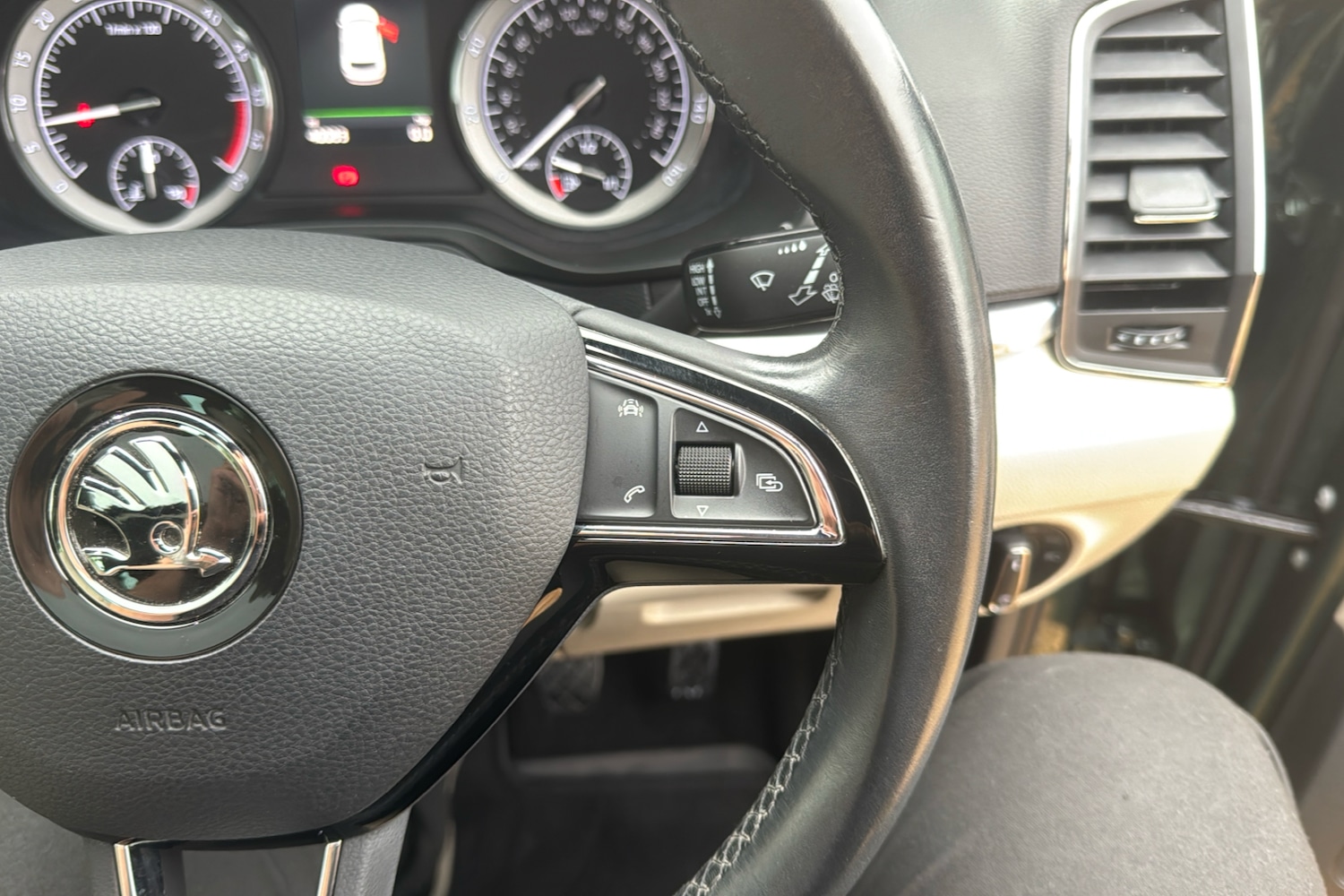 Used Skoda Karoq 2018 for sale - 77639970: Photo 18