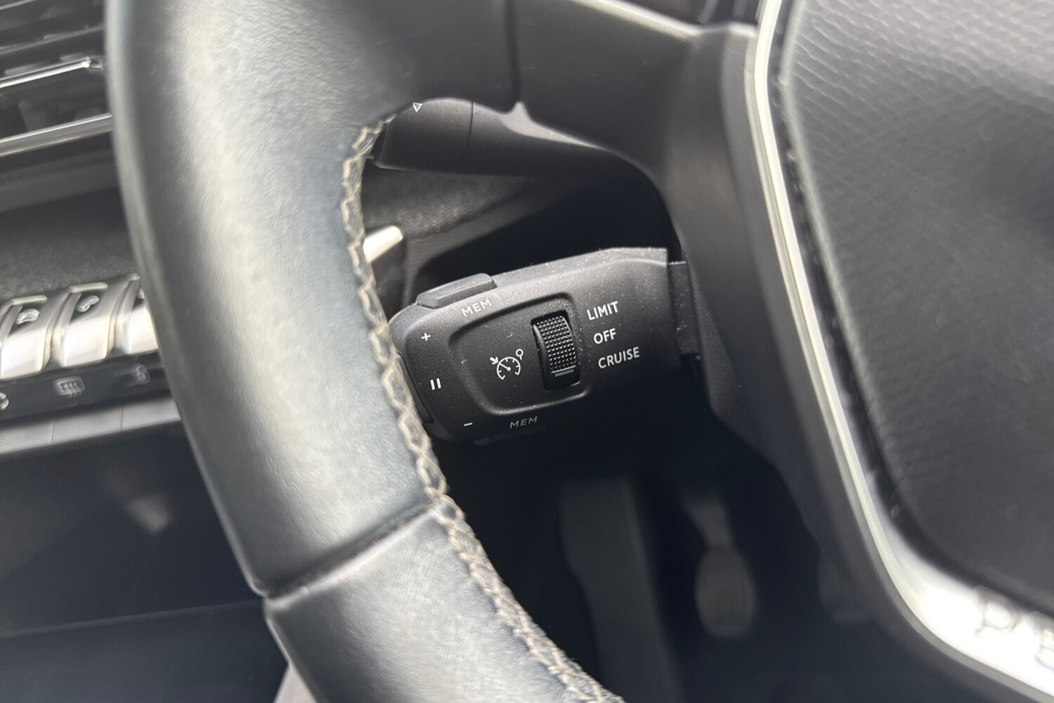 Used Peugeot 5008 2021 for sale - 76362361: Photo 39
