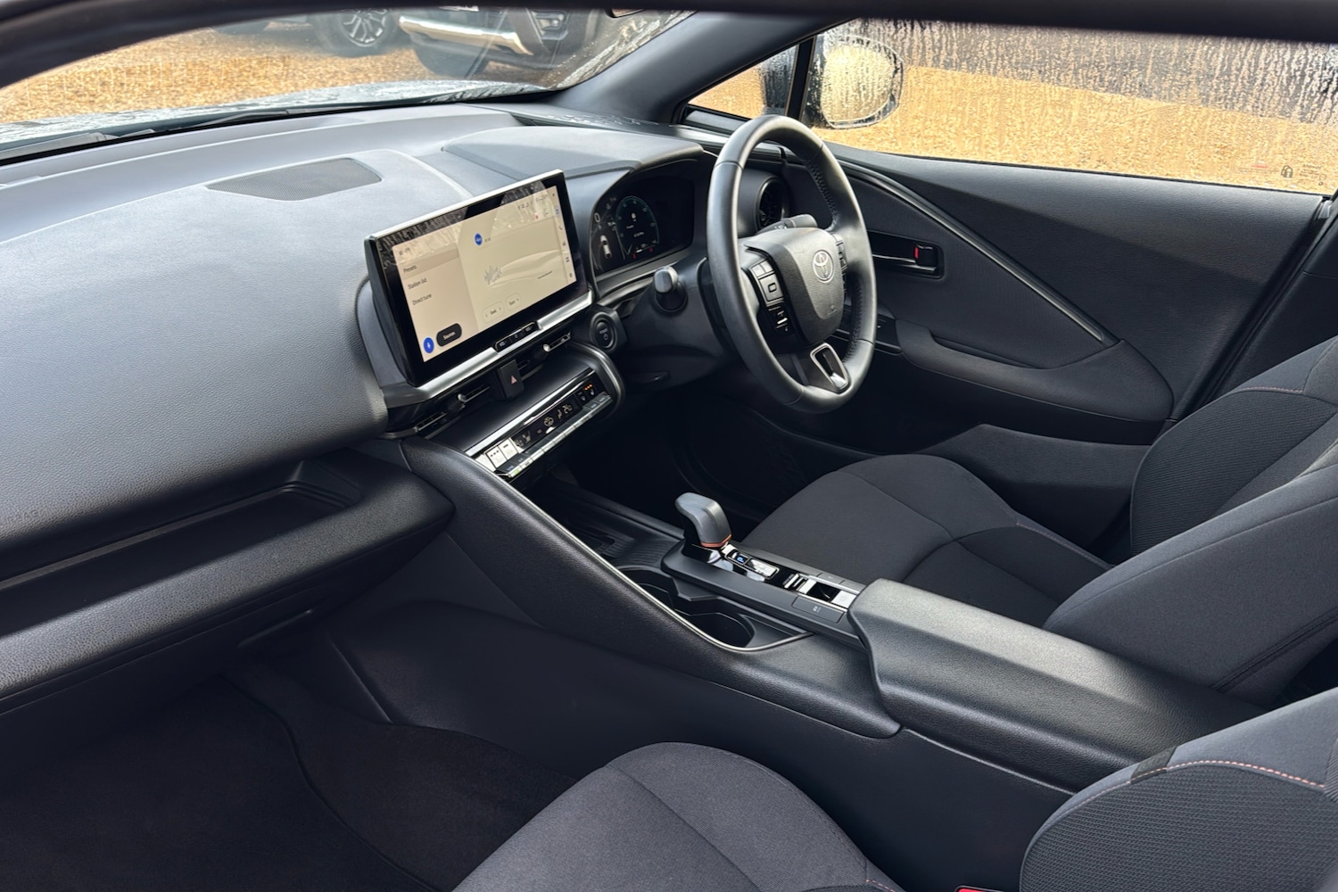 Used Toyota C-HR 2024 for sale - 77418189: Photo 11