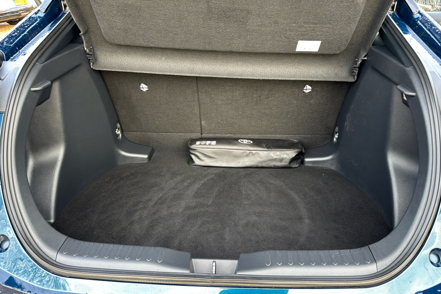 Used Toyota C-HR 2024 for sale - 77418189: Photo 19