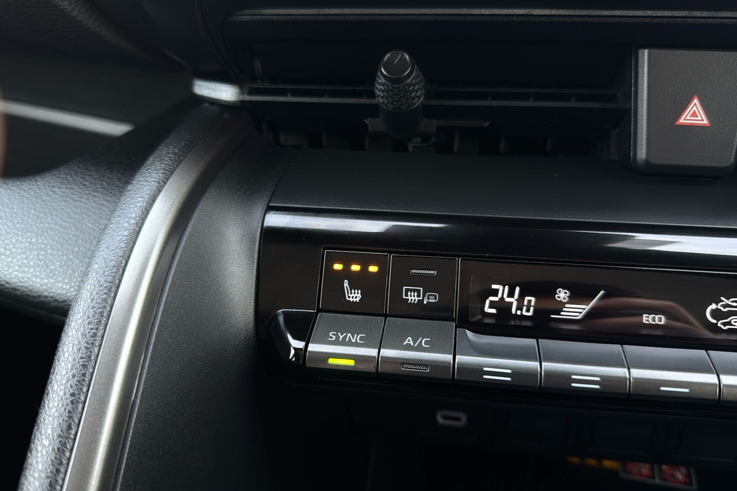 Used Toyota C-HR 2024 for sale - 77418189: Photo 24