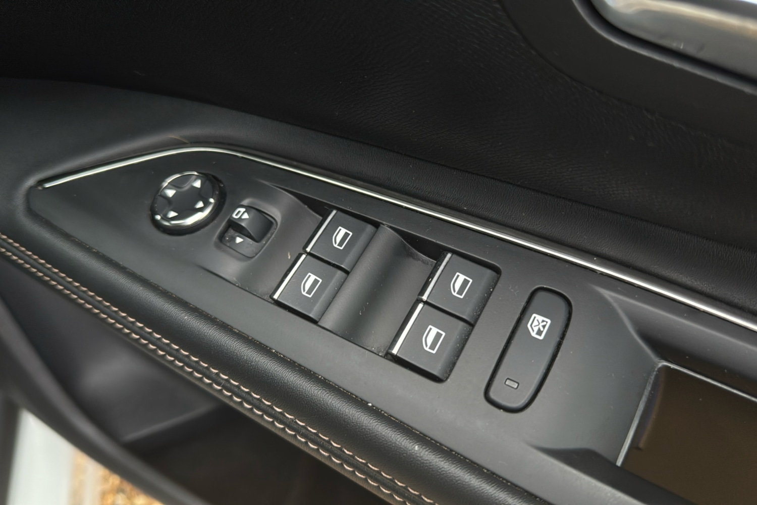 Used Peugeot 5008 2022 for sale - 76968235: Photo 30