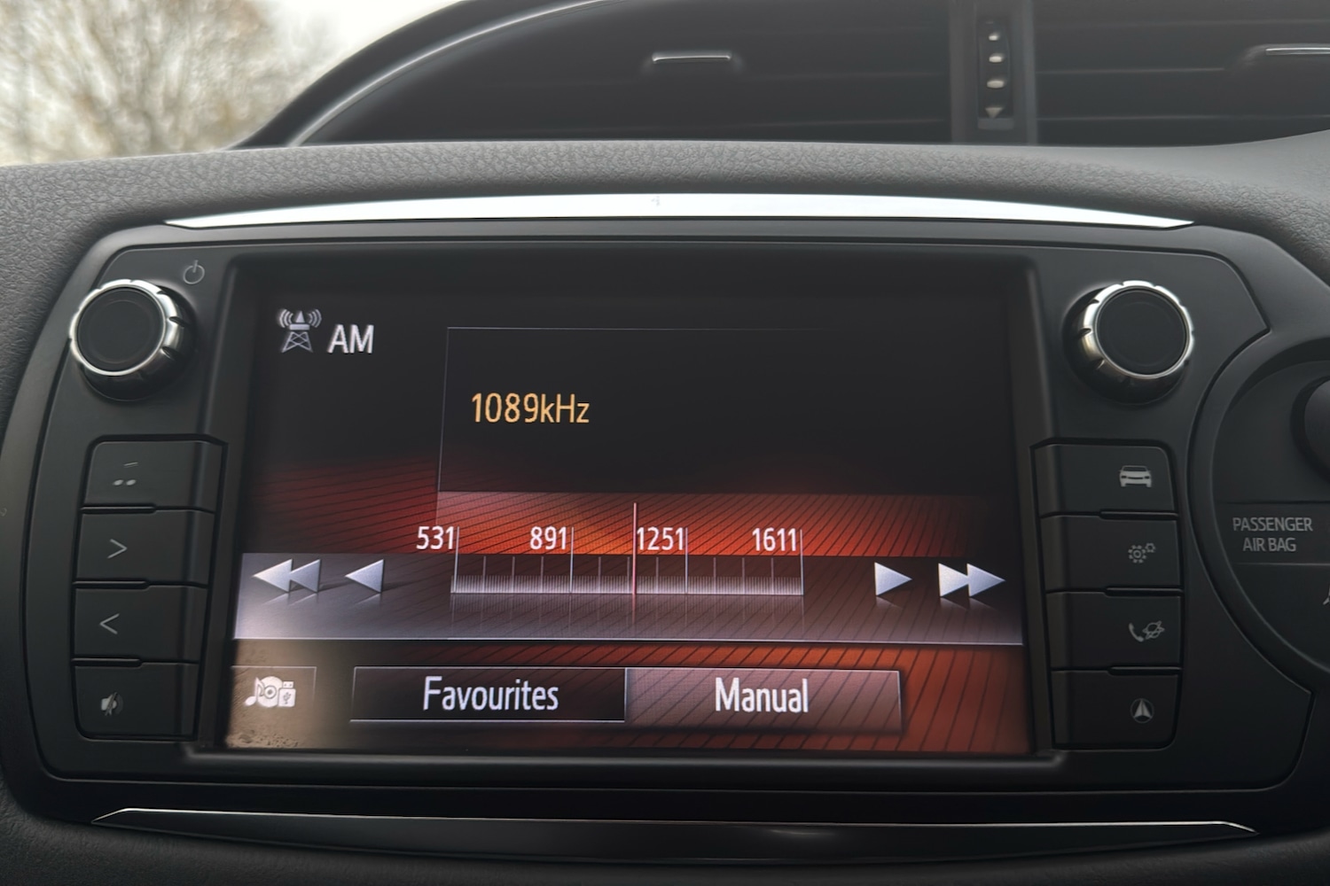 Used Toyota Yaris 2015 for sale - 76624861: Photo 21