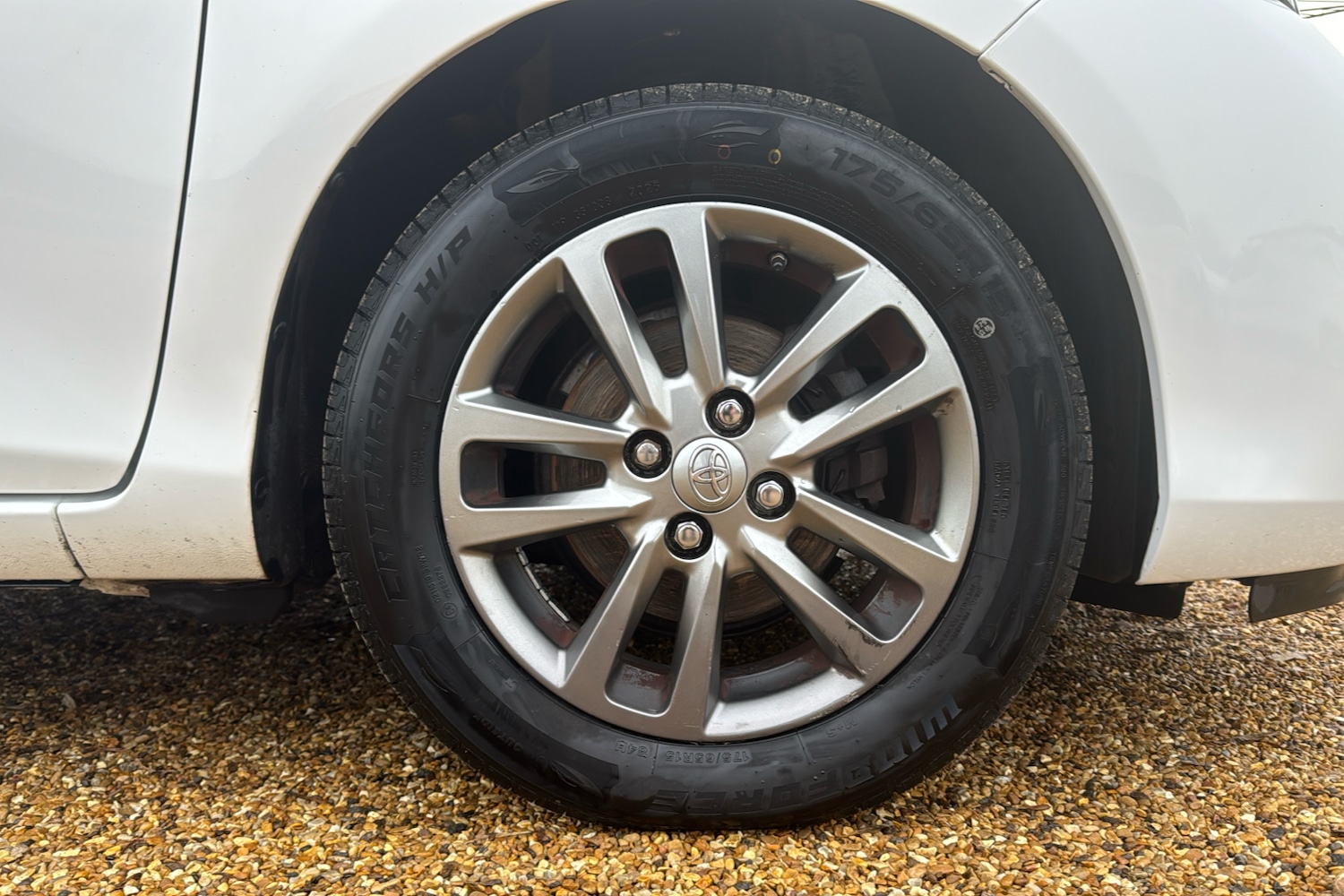 Used Toyota Yaris 2015 for sale - 76624861: Photo 24