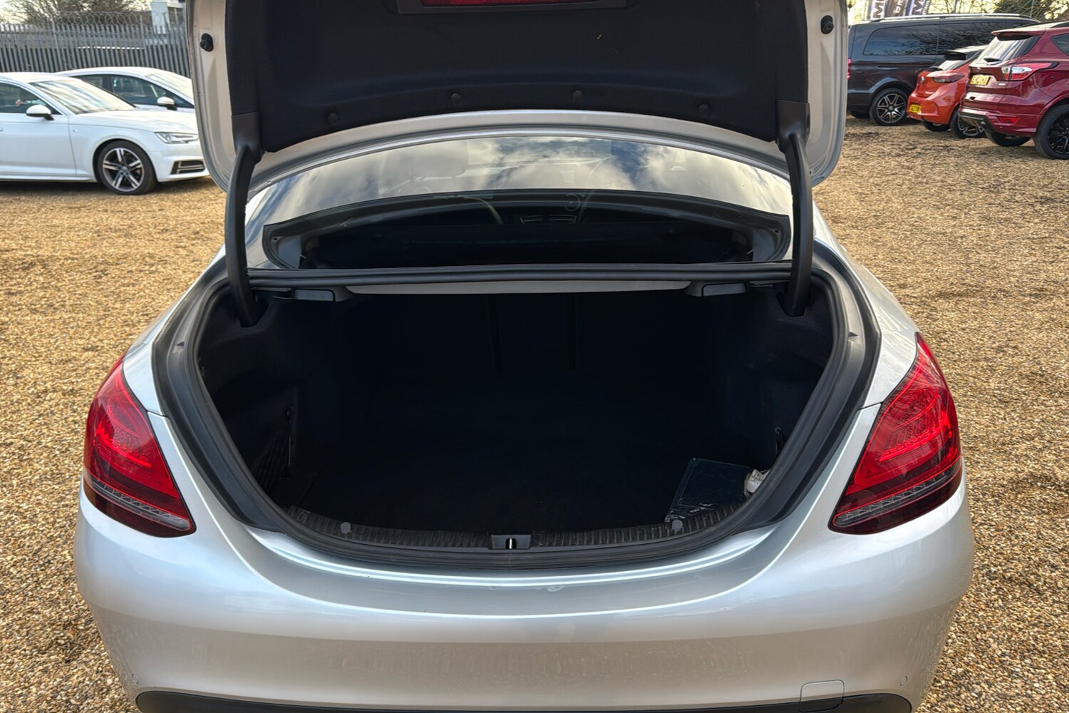 Used Mercedes-Benz C Class 2020 for sale - 76905900: Photo 19