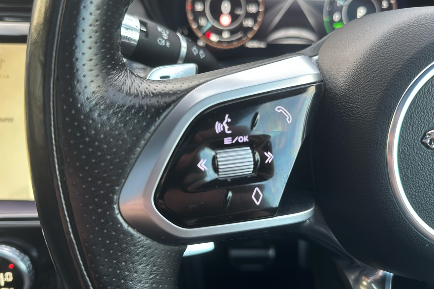 Used Jaguar E-Pace 2021 for sale - 76362402: Photo 16