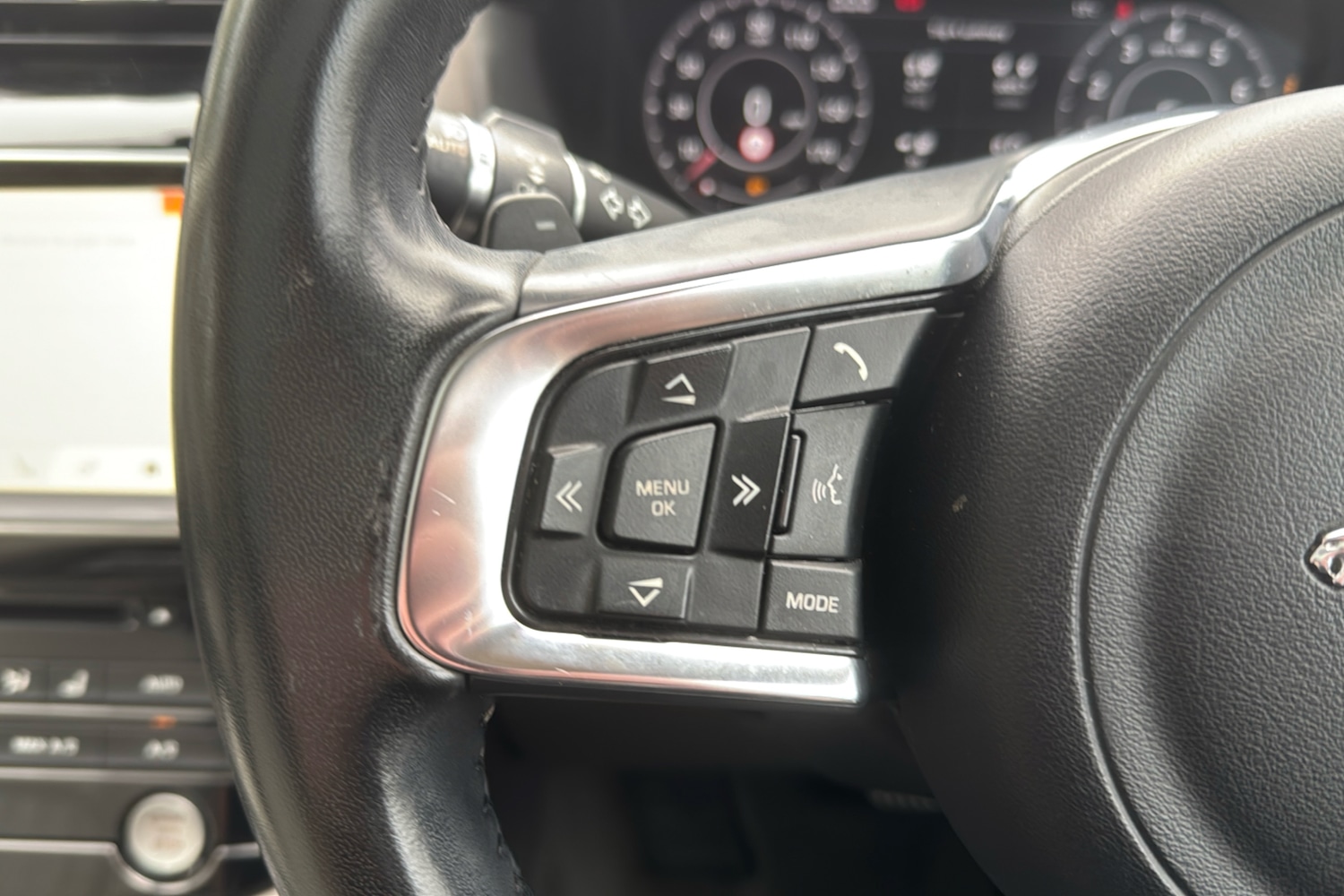 Used Jaguar F-Pace 2019 for sale - 76955371: Photo 17