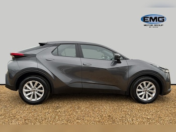 Used Toyota C-HR 2024 for sale - 77429365: Photo