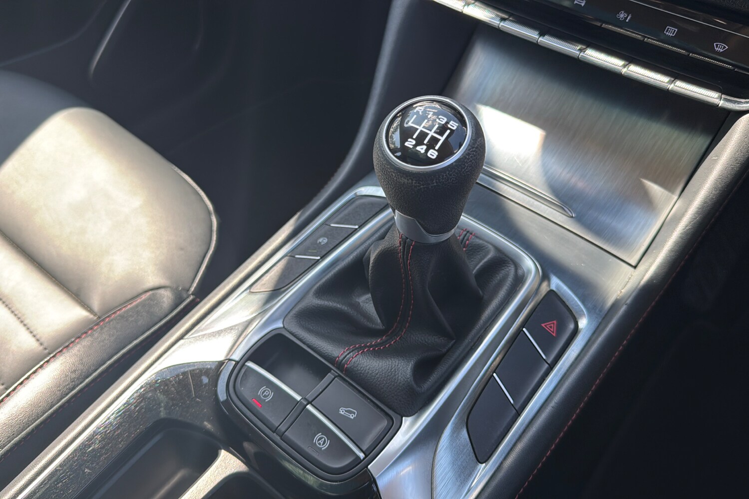 MG HS 1.5 T Gdi Exclusive Suv 5dr Petrol Manual Euro 6 s/s 162 Ps Petrol - Picture 13 of 24