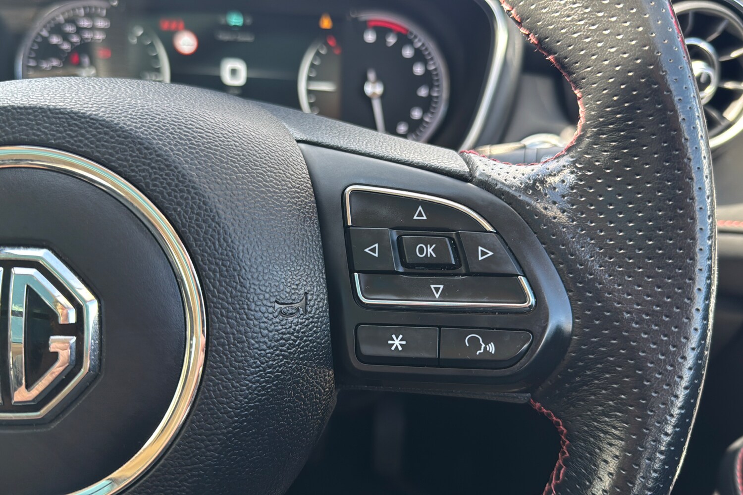 MG HS 1.5 T Gdi Exclusive Suv 5dr Petrol Manual Euro 6 s/s 162 Ps Petrol - Picture 18 of 24