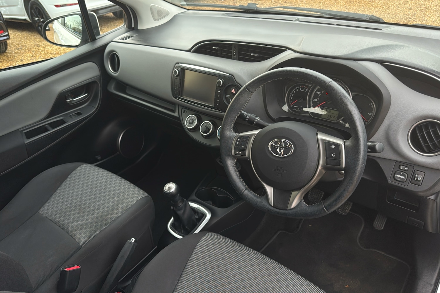 Used Toyota Yaris 2015 for sale - 76789812: Photo 10