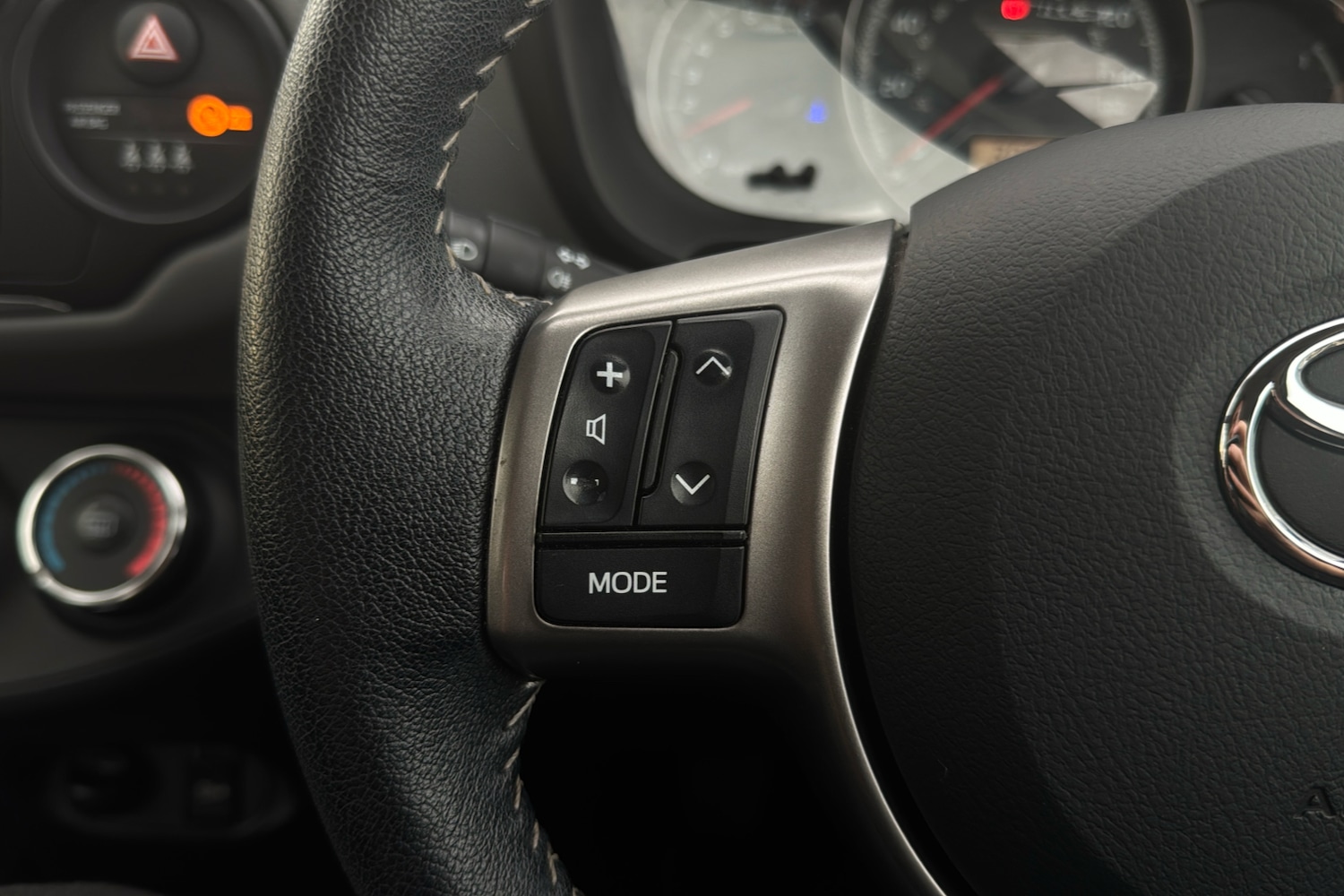 Used Toyota Yaris 2015 for sale - 76789812: Photo 17