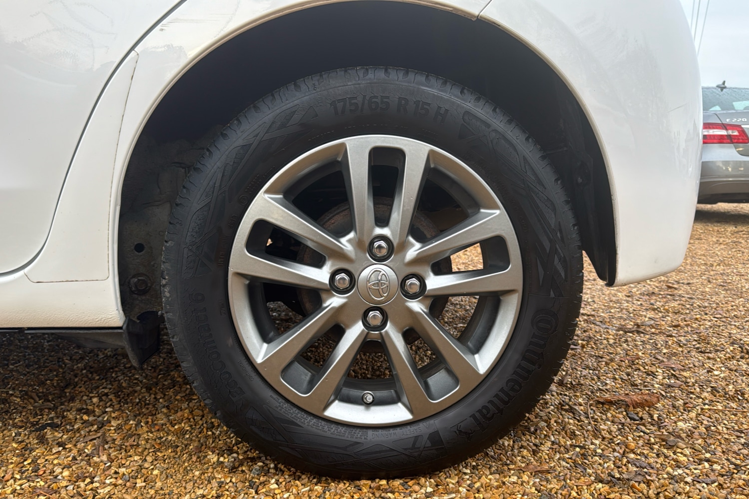 Used Toyota Yaris 2015 for sale - 76789812: Photo 29