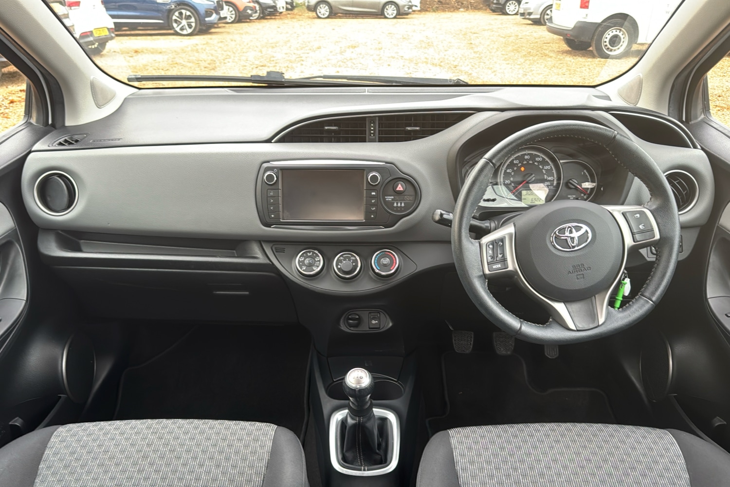Used Toyota Yaris 2015 for sale - 76789812: Photo 9