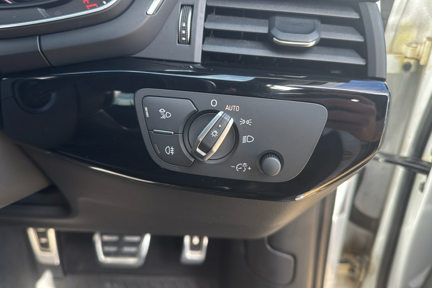 Vehicle 29