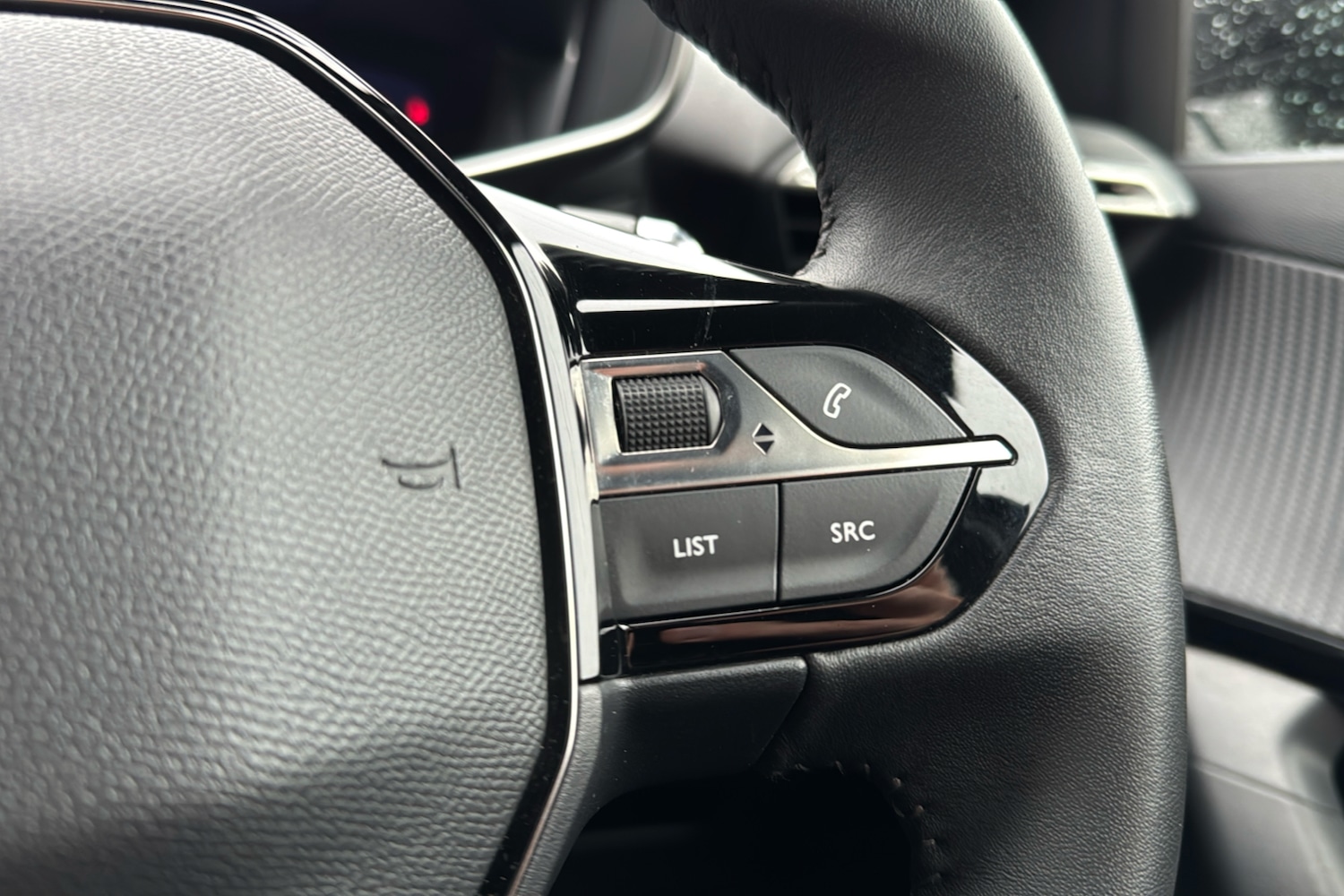 Used Peugeot 2008 2023 for sale - 76932084: Photo 18