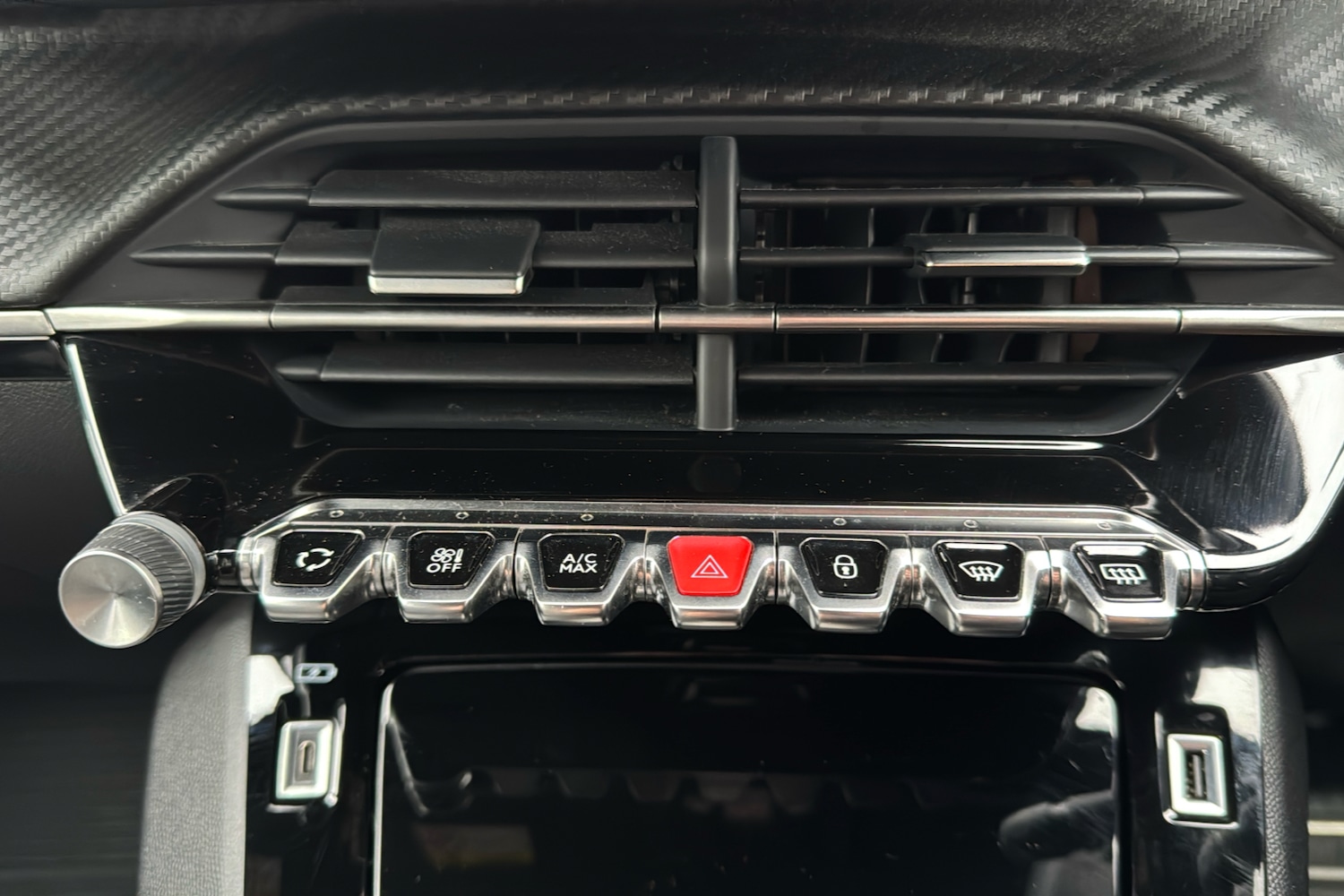 Used Peugeot 2008 2023 for sale - 76932084: Photo 33