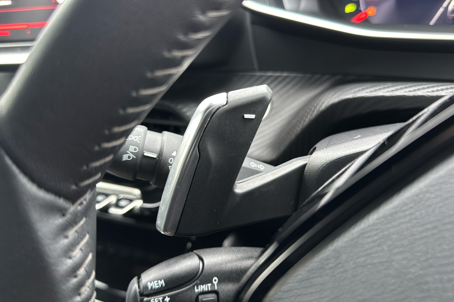 Used Peugeot 2008 2023 for sale - 76932084: Photo 38