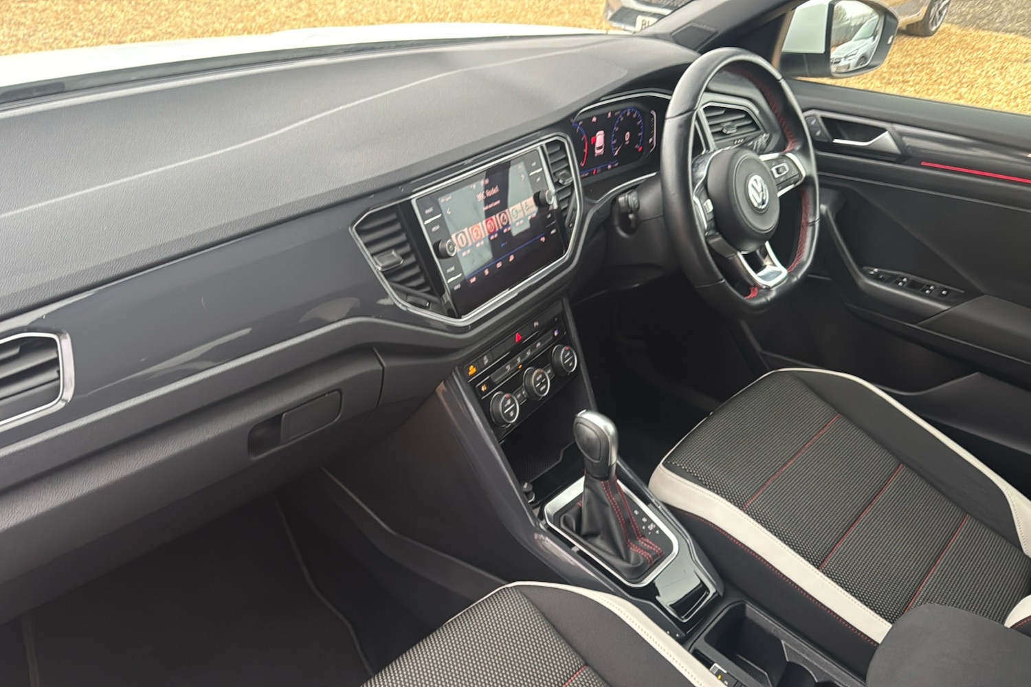 Used Volkswagen T-Roc 2020 for sale - 77046046: Photo 11