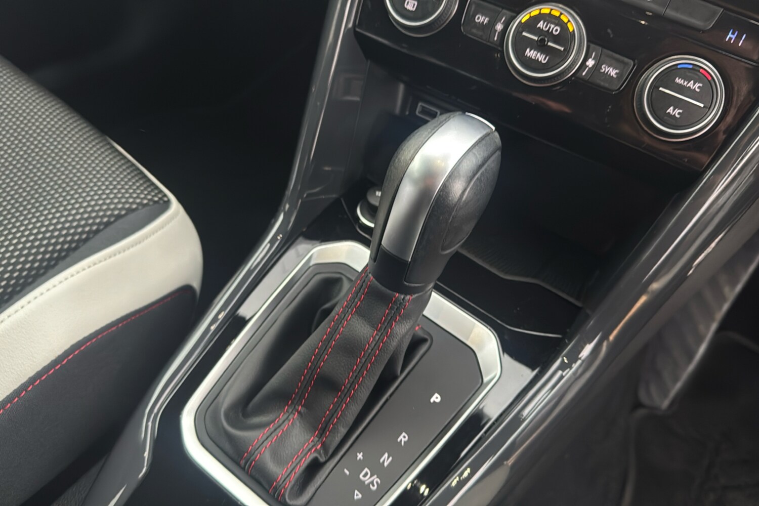 Used Volkswagen T-Roc 2020 for sale - 77046046: Photo 13