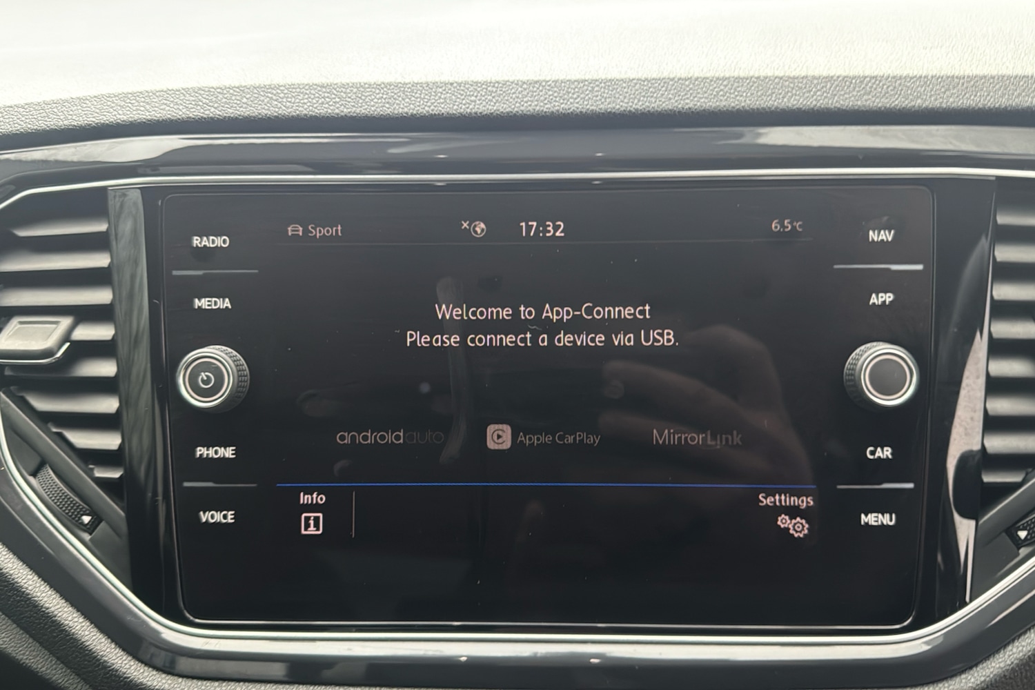 Used Volkswagen T-Roc 2020 for sale - 77046046: Photo 37